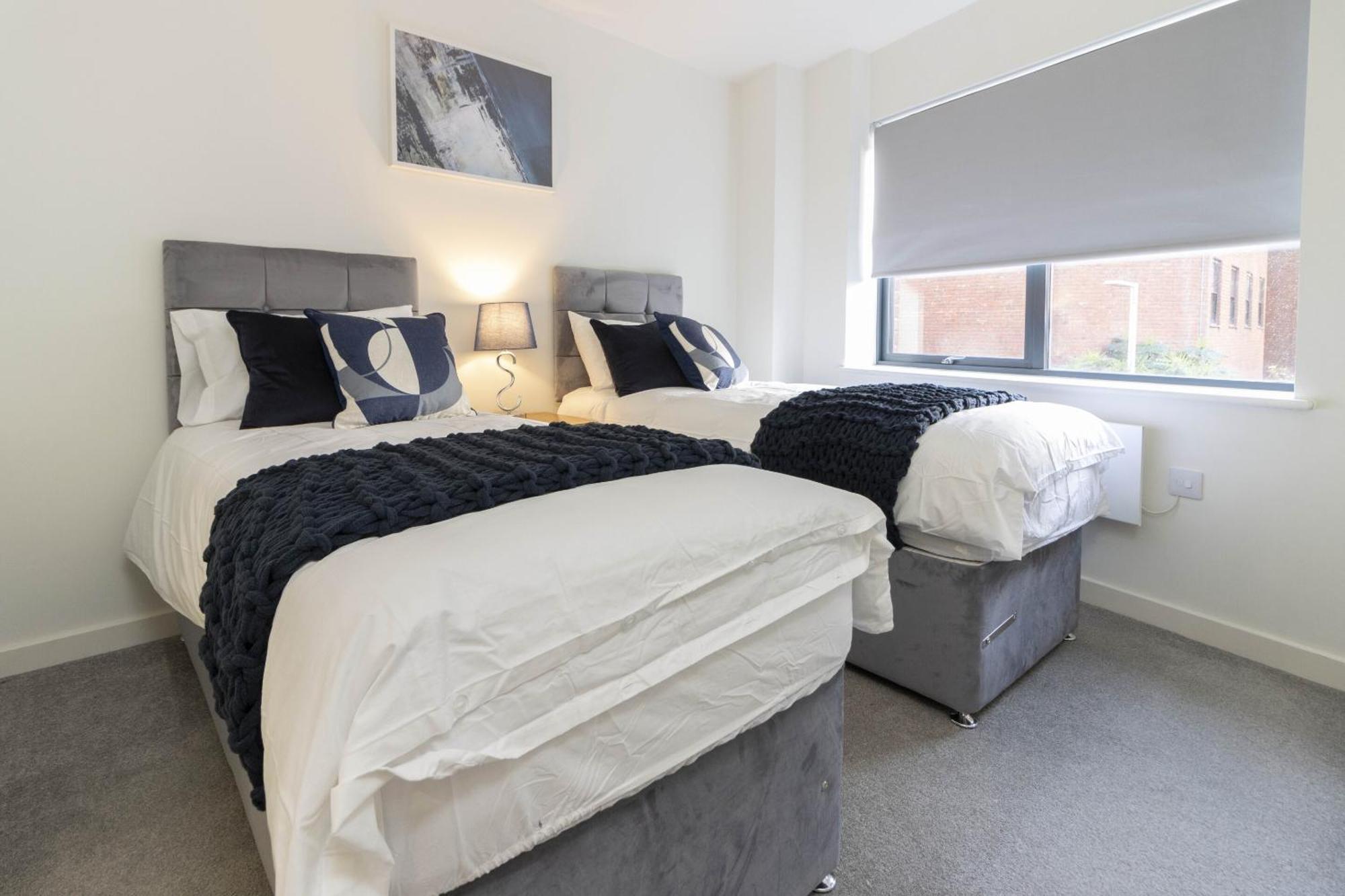شقة Linacre 11 - Modern 2 Bed Behind The Cathedral With Free Parking And Fast Wifi إكزيتر المظهر الخارجي الصورة
