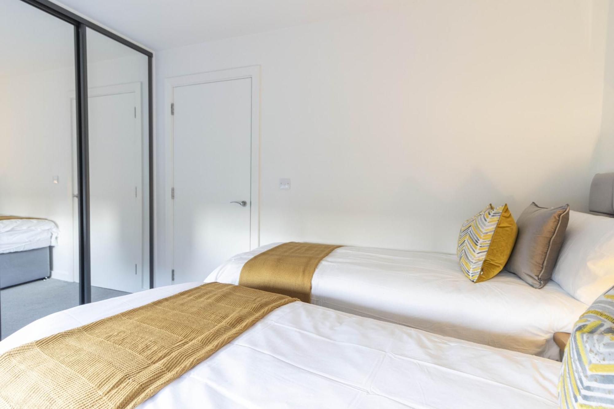 شقة Linacre 11 - Modern 2 Bed Behind The Cathedral With Free Parking And Fast Wifi إكزيتر المظهر الخارجي الصورة