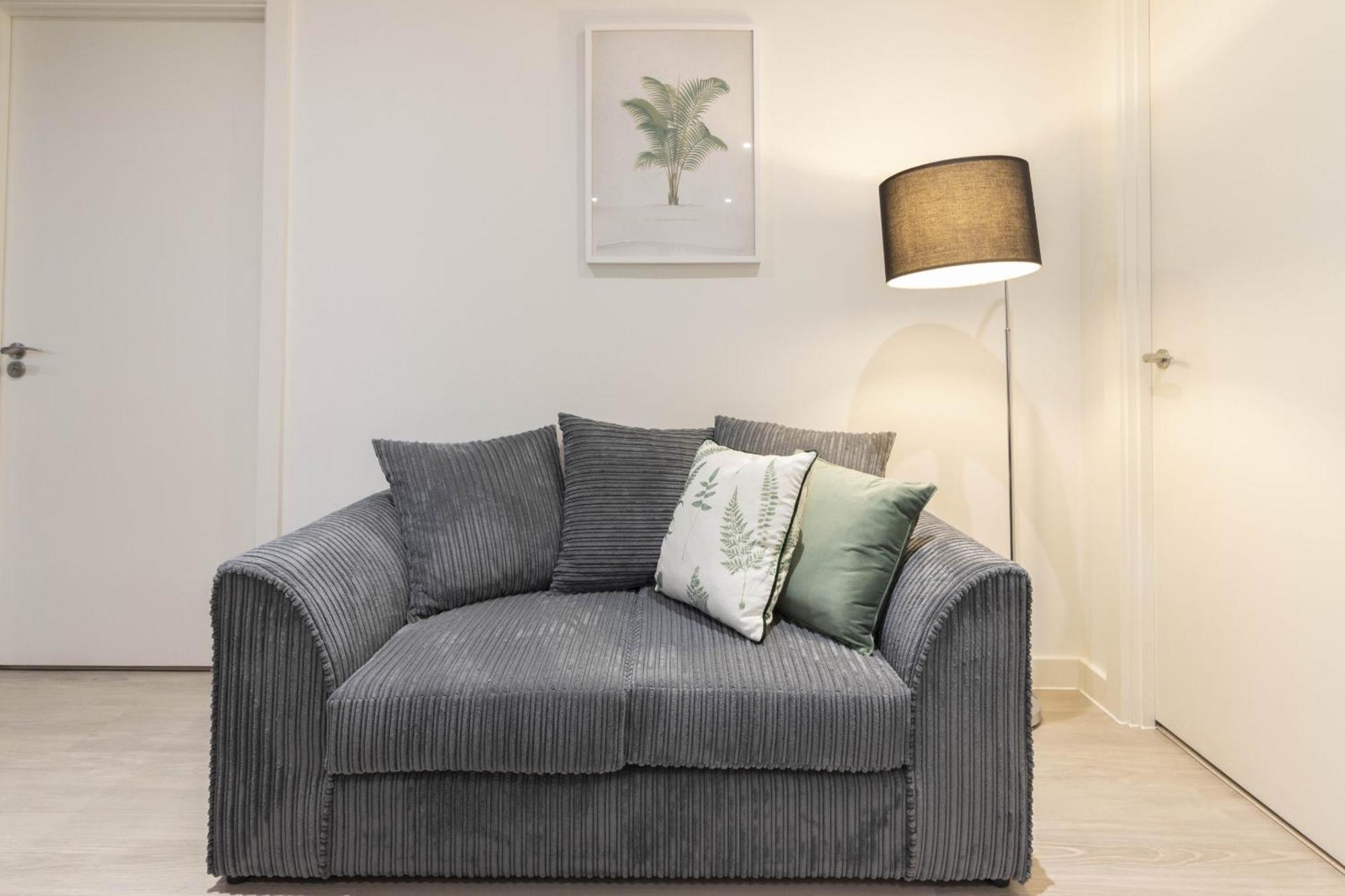 شقة Linacre 11 - Modern 2 Bed Behind The Cathedral With Free Parking And Fast Wifi إكزيتر المظهر الخارجي الصورة