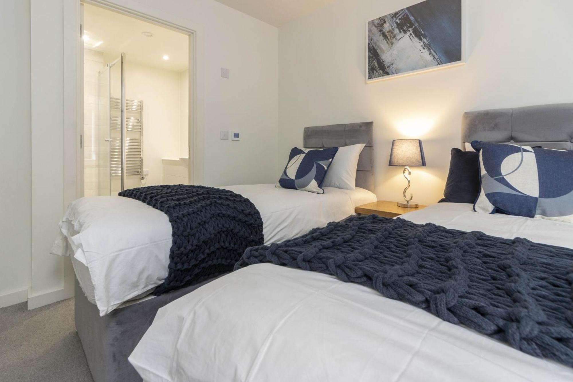 شقة Linacre 11 - Modern 2 Bed Behind The Cathedral With Free Parking And Fast Wifi إكزيتر المظهر الخارجي الصورة