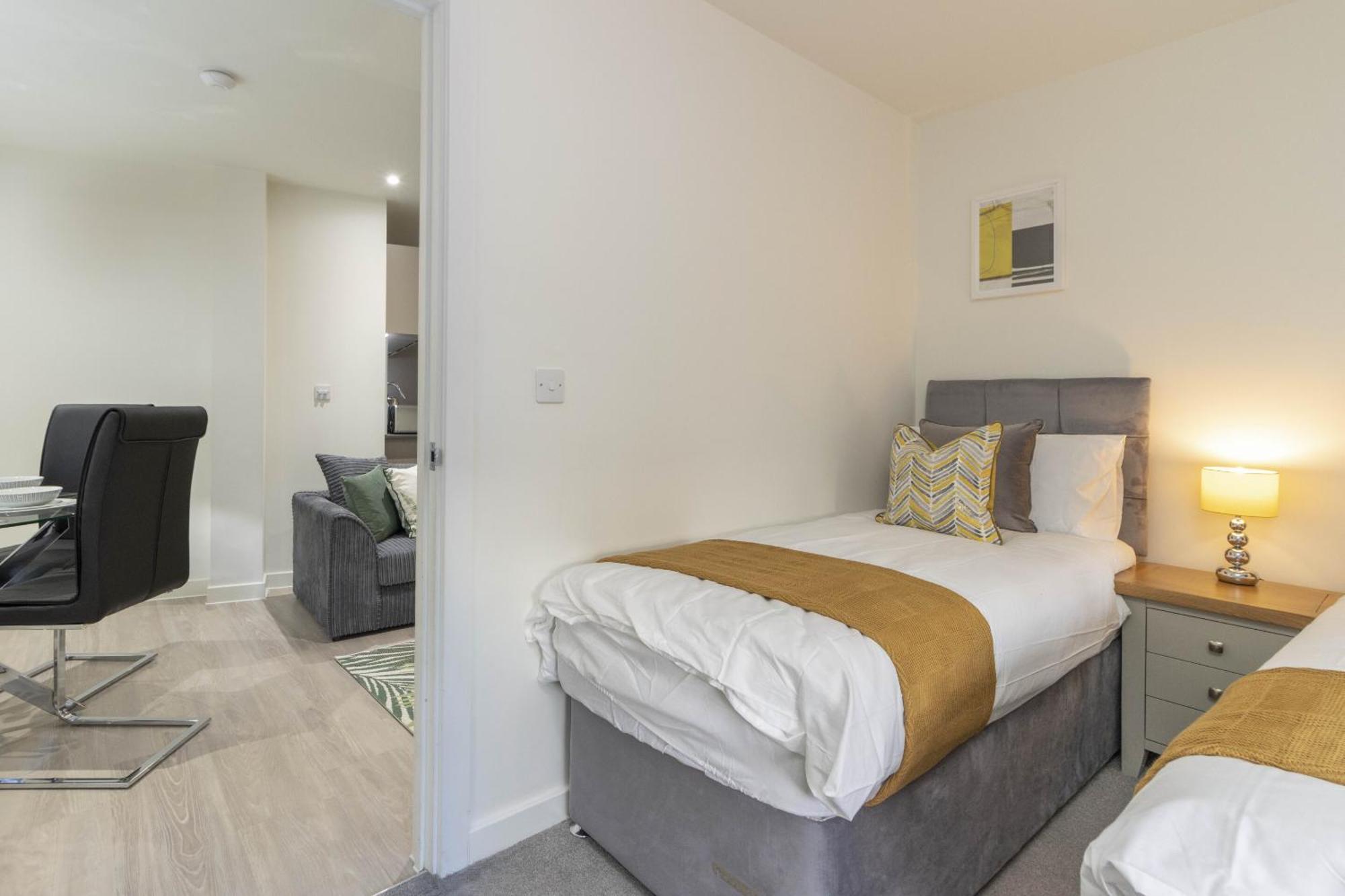 شقة Linacre 11 - Modern 2 Bed Behind The Cathedral With Free Parking And Fast Wifi إكزيتر المظهر الخارجي الصورة